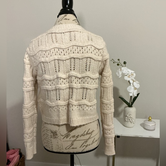 Forever 21 Cream Knit Women's Sweater - Picture 2 of 6